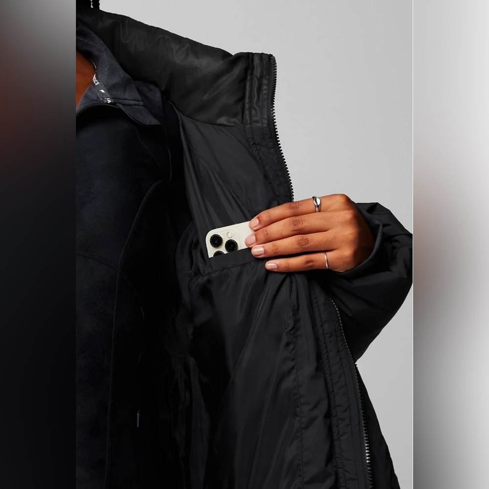 Fabletics Essential Puffer - Picture 5 of 5